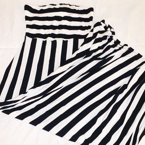 STRIPPED STRAPLESS MAXI DRESS!!!